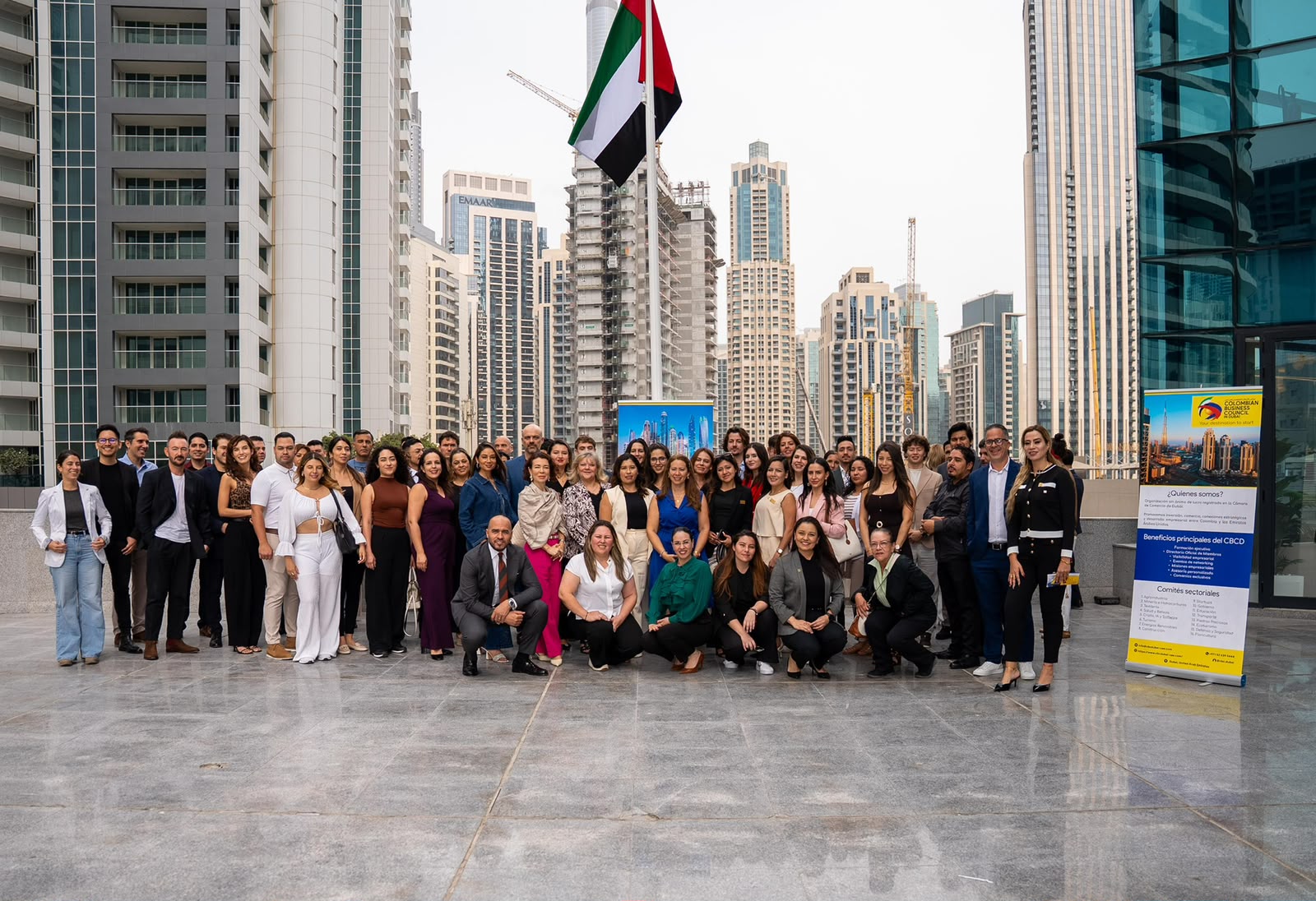 Comunidad CBCD frente a Dubai Chambers